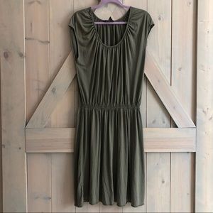 Banana Republic Dresses - Banana republic silk olive green dress womens xl Banana Republic Dresses - Banana republic silk olive green dress womens xl